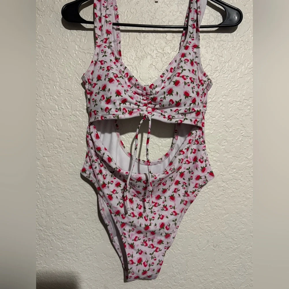 5/15 bundle item. Large one piece swimsuit never worn - Picture 1 of 4